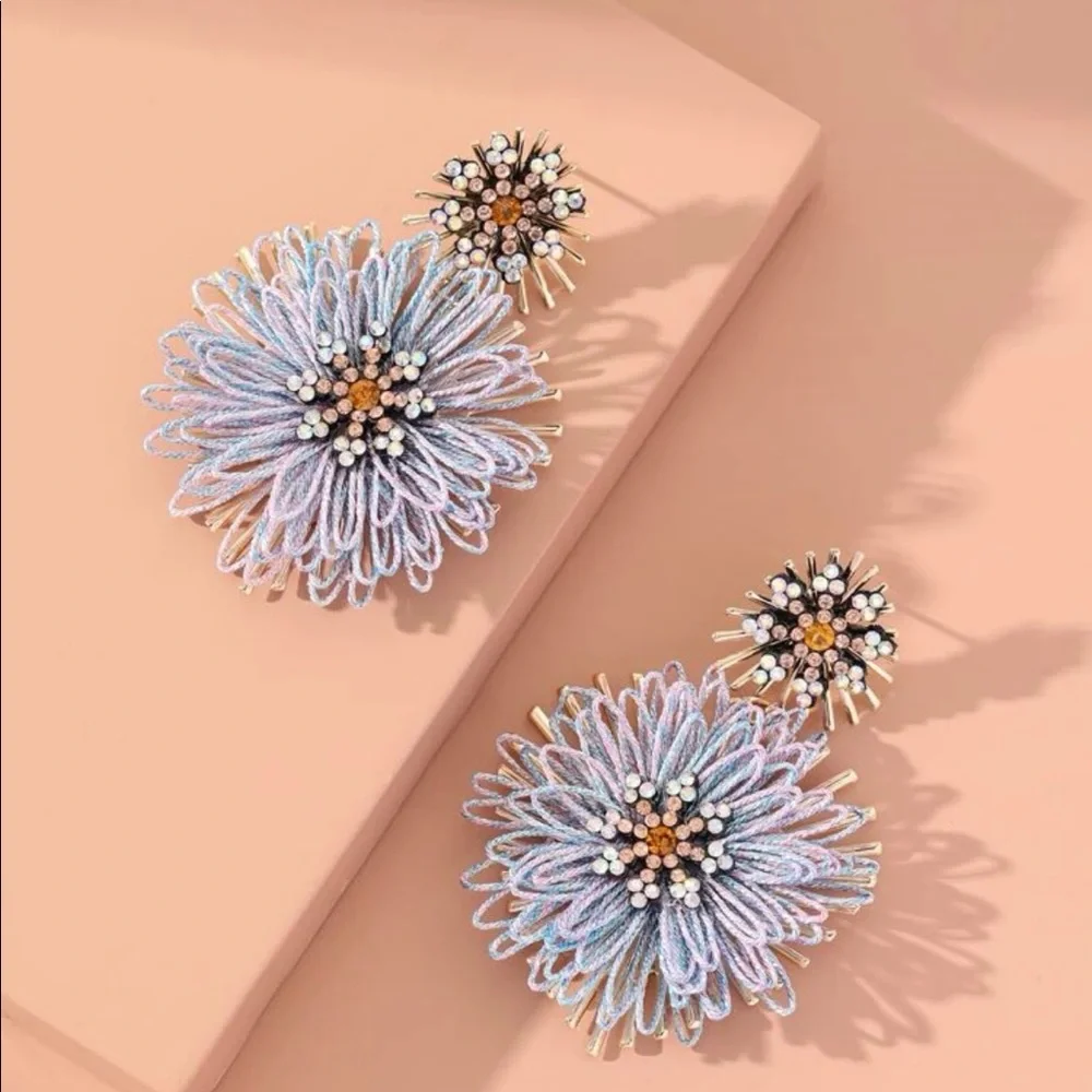 SOLD! GORGEOUS Flower Statement Earrings - Picture 2 of 4